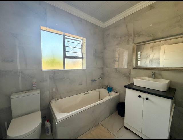 3 BEDROOM FREESTANDING FOR SALE IN MEER EN SEE